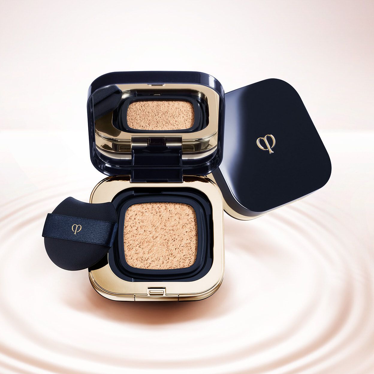 clé de peau Radiant Rococo Collection 1 Radiant Cushion Foundation