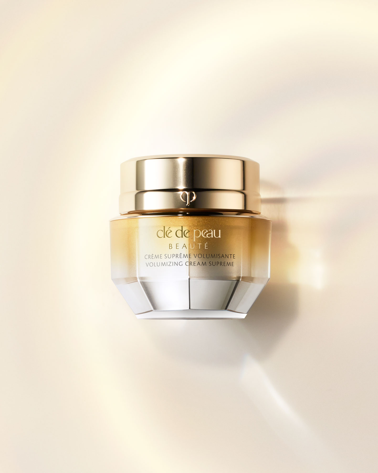 Photo of a VOLUMIZING CREAM SUPREME